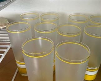 Vintage style yellow tumblers