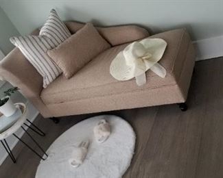 Fabulous chaise, wire-legged table & accent rug