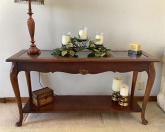 Sofa Table. Excellent Condition