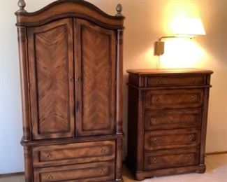 Entertainment Center to match the two chest of drawers 