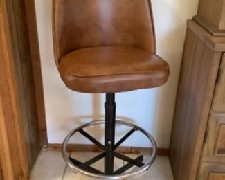 Set of 4 Leather Barstools