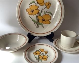 Vintage Poppy Dish Set