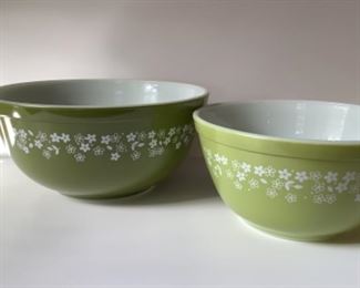 Crazy Daisy Pyrex Mixing Bowls 