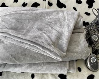 Item 46:  Sunbeam Dual Control Electric Blanket:  $22