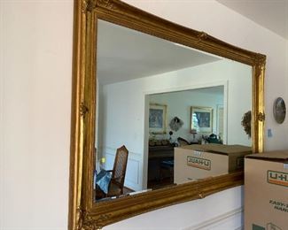 Rectangular gilded mirror.