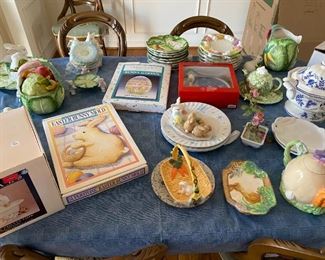 Different brands of leaf plates.