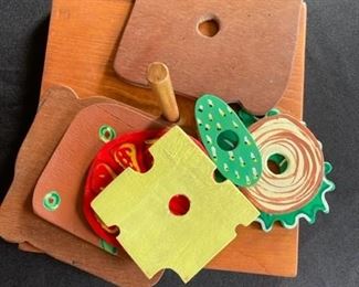 Build a sandwich toy.