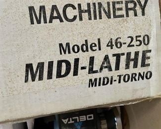 Delta Industrial 46-250 12.5 Inch Variable Speed Midi Lathe.