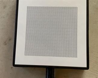 P38655 Dustless sanding table.