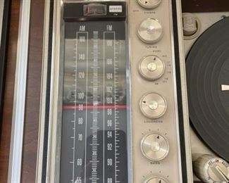 Magnavox Astro Sonic 1960's Stereo/Turn Table Console.