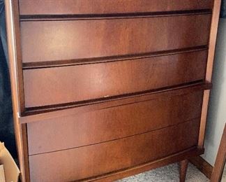 Bassett MCM Chest of Drawers,