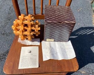 ARJUE Wooden Puzzle in box,