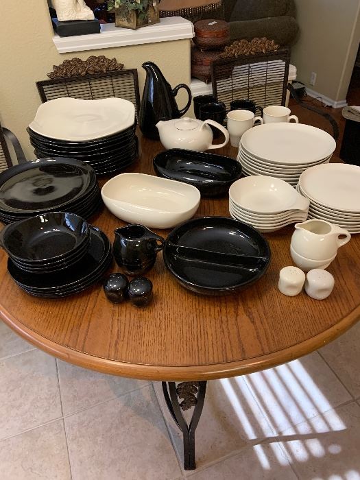 Russell Wright "black pepper" and "linen” dishes