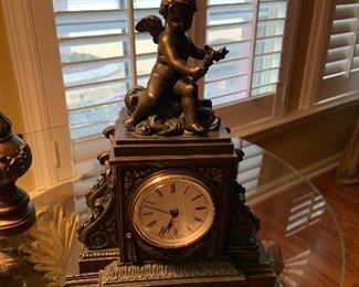 Peor cherub clock