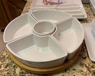 Pampered Chef chip n dip on lazy Susan 
