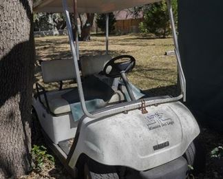 Battery-powered golf cart