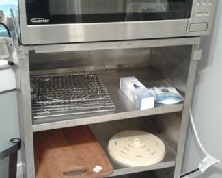 ROLLING METAL UTILITY CART, PANASONIC INVERTER MICROWAVE AND KITCHEN ITEMS