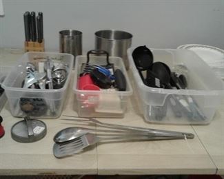 KITCHEN UTENSILS AND KNIVES