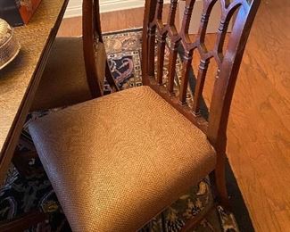 Set of 6 dining chairs- we think Henredon
