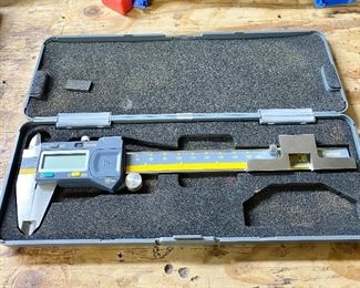 IP54 Electronic Digital Caliper measuring device.