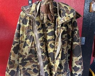 Hunting Gear Jacket with Liner and Gloves. Size XL, Columbia Sportswear Company, Portland Oregon. Gore-Tex Fabric