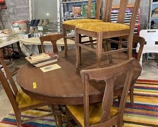 Round table with 6 chairs