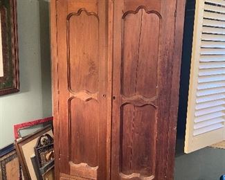 Double door armoire