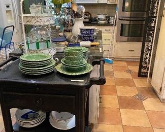 Small rolling island, black