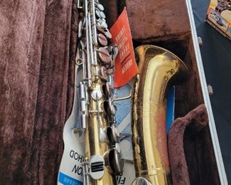 Buescher Saxophone and case
