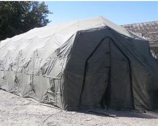 Military Offloading ShelterFloor Space 13.6' x 25.6'
Area 304.2 ft2
Exterior (L x W x H) 27.3' x 15.3' x 10.5 