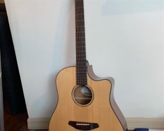 Breedlove Solo Dreadnought