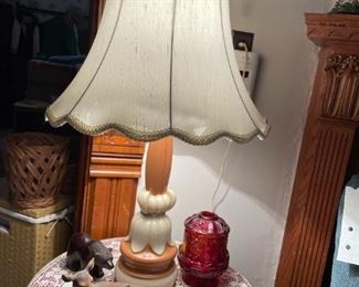 Aladdin lamp with original finial