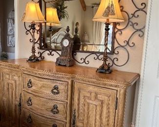 Bernhardt Dresser in *MINT* condition!