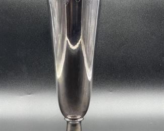 VTG TIFFANY & CO STERLING SILVER VASE 666 G
VINTAGE TIFFANY & CO STERLING SILVER VASE
-12" X 4.5" APPROX
-666 GRAMS
-VERY GOOD CONJDITION
-DP22522