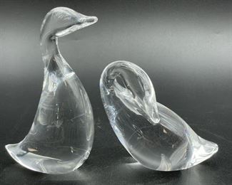 STEUBEN GOOSE & GANDER CRYSTAL GLASS FIGURINE SET
STEUBEN GOOSE & GANDER CRYSTAL GLASS FIGURINE SET
-5" X 3" X 2" APPROX TO BIGGEST
-VERY GOOD CONDITION
-DP22822