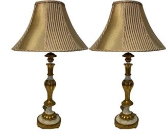 PAIR OF REGENCY STYLE GILT WOOD TABLE LAMPS 31"
PAIR OF REGENCY STYLE CANDLESTICK FORM CARVED GILT WOOD TABLE LAMPS
-31" X 8" DIAMETER
-12" X 18" DIAMETER SHADE
-VERY GOOD CONDITION WEAR CONSISTENT WITH AGE AND USE