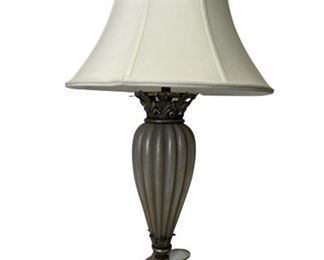 ANTIQUE STYLE TRADITIONAL TABLE LAMP 32"
ANTIQUE STYLE TRADITIONAL TABLE LAMP
-32" X 6" DIAMETER
-13" X 16" DIAMETER APPROX
-VERY GOOD OVERALL CONDITION
-DP22522