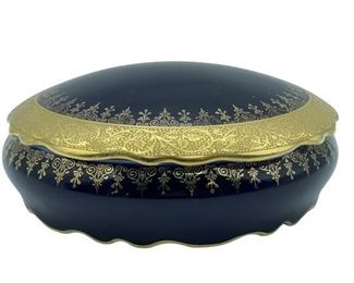 LIMOGES FRANCE BLUE & GOLD COVERED TRINKET DISH 6"
LIMOGES FRANCE BLUE & GOLD COVERED TRINKET DISH
-1.5" X 6" DIAMETER
-VERY GOOD CONDITION
-DP22822