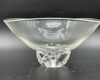 STEUBEN CRYSTRAL GLASS TRILLIUM BOWL 10"
STEUBEN CRYSTRAL GLASS TRILLIUM BOWL
-5" X 10" APPROX
-VERY GOOD CONDITION, WEAR CONSISTENT WITH AGE , NO CHIPS
-DP22422