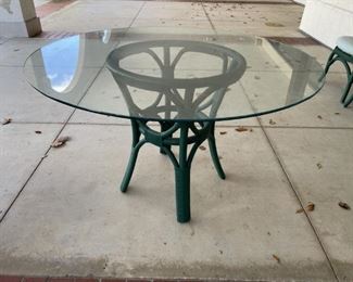 VTG WICKER TABLE BASE W ROUND GLASS TOP 47.5"
VINTAGE COASTAL ISLAND CHIC WICKER TABLE BASE W ROPUND GLASS TOP
-28" X 23" DIAMETER TO BASE APPROX
-47.5" DIAMETER TO GLASS
-GOOD VINTAGE CONDITION, REPAINTED, WEAR
-DP22822