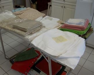 tablecloths & napkins