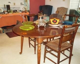 Pennsylvania House table