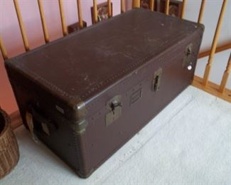 Au Départ steamer trunk-1956
