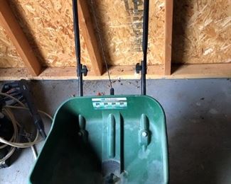 lawn spreader