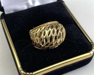  14K Yellow Gold Unique Mesh Design Ring in Box.  Marked and jeweler tested. Comes in a size 7.5