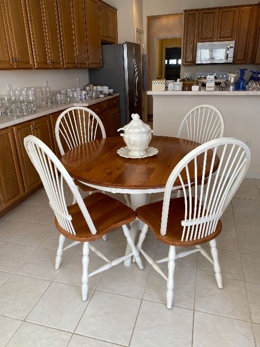 Southern Charms Estate Sale Lake Ridge starts on 3/4/2022