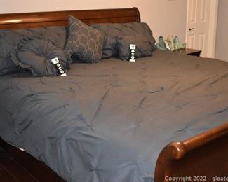 King Size Sleigh Bed with Adjustable Split Mattress Remotes Bedding