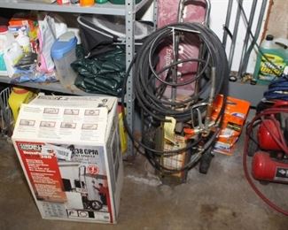 Campbell Hausfeld Airless Paint Sprayer w/ Accessories