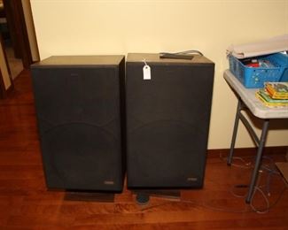 Fisher Stereo Speakers