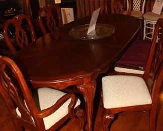 Dining Room Table w/ Chairs